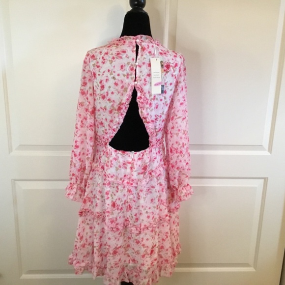 Women's Floral Deep V Neck Ruffle Flowing Short Dress - Picture 7 of 10